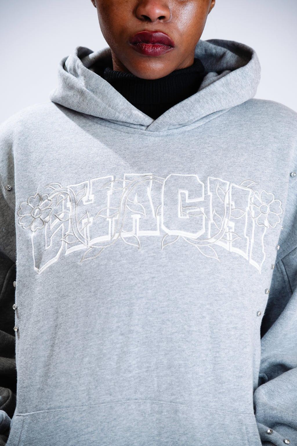 CHACHI SIGNATURE HOODIE - GRAY
