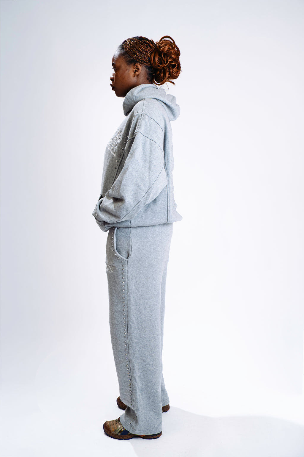 CHACHI SIGNATURE HOODIE - GRAY