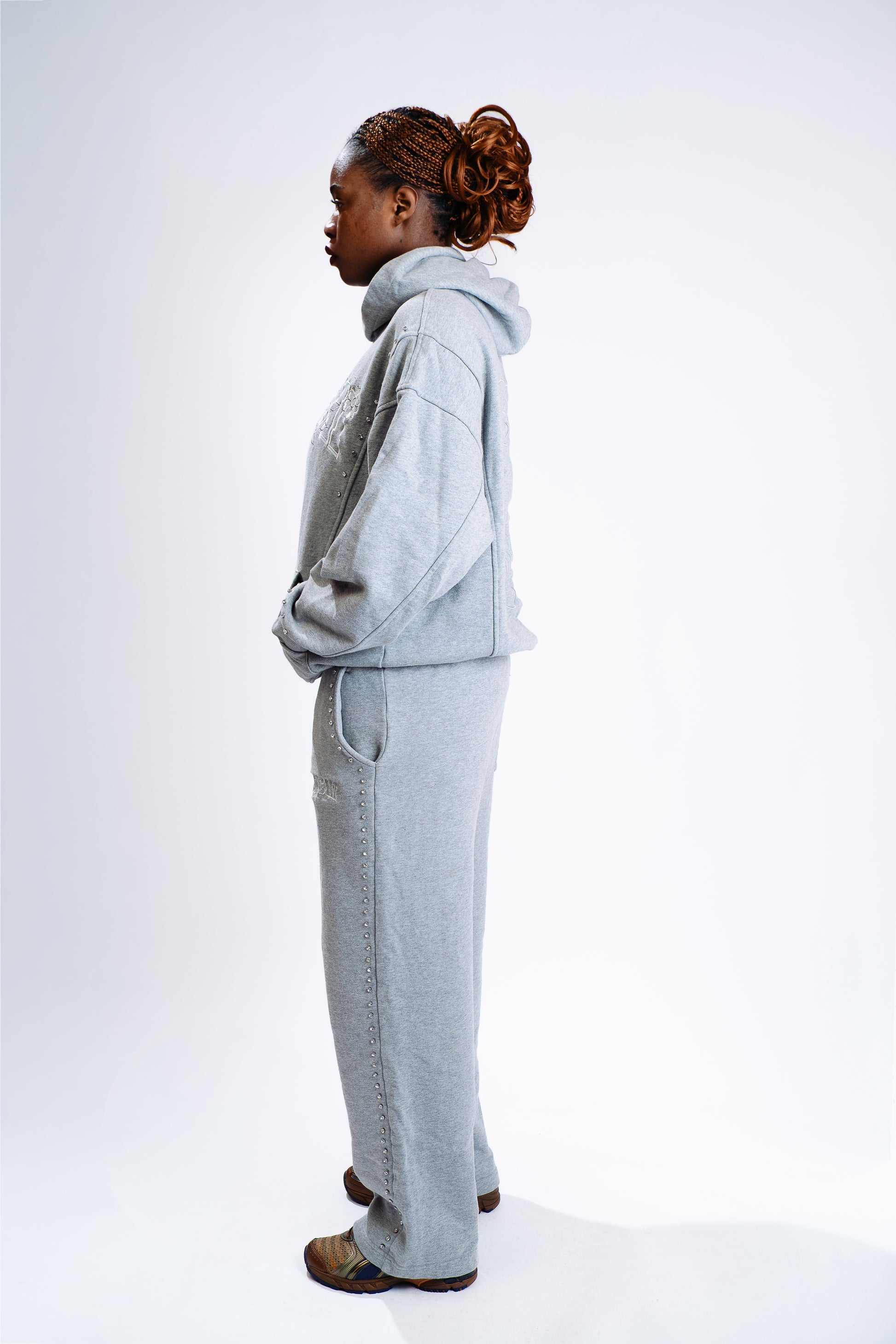 CHACHI SIGNATURE HOODIE - GRAY